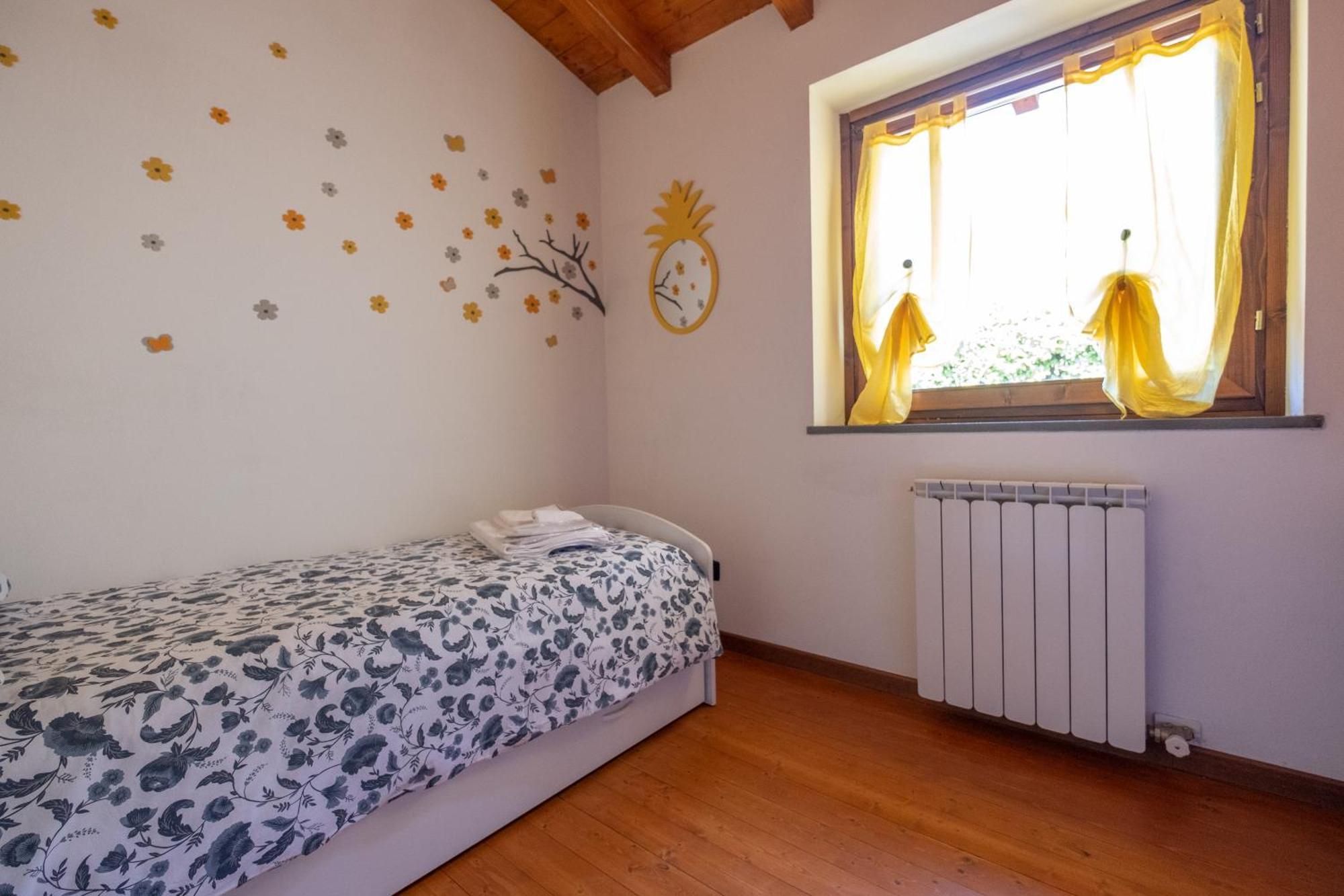 Happy Guest Apartments - Lake & Green Oasis Riva di Solto Exterior photo